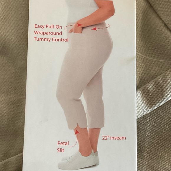 S.C & CO Ladies 360 Degrees Tummy Control Capri Pant - Picture 1 of 8